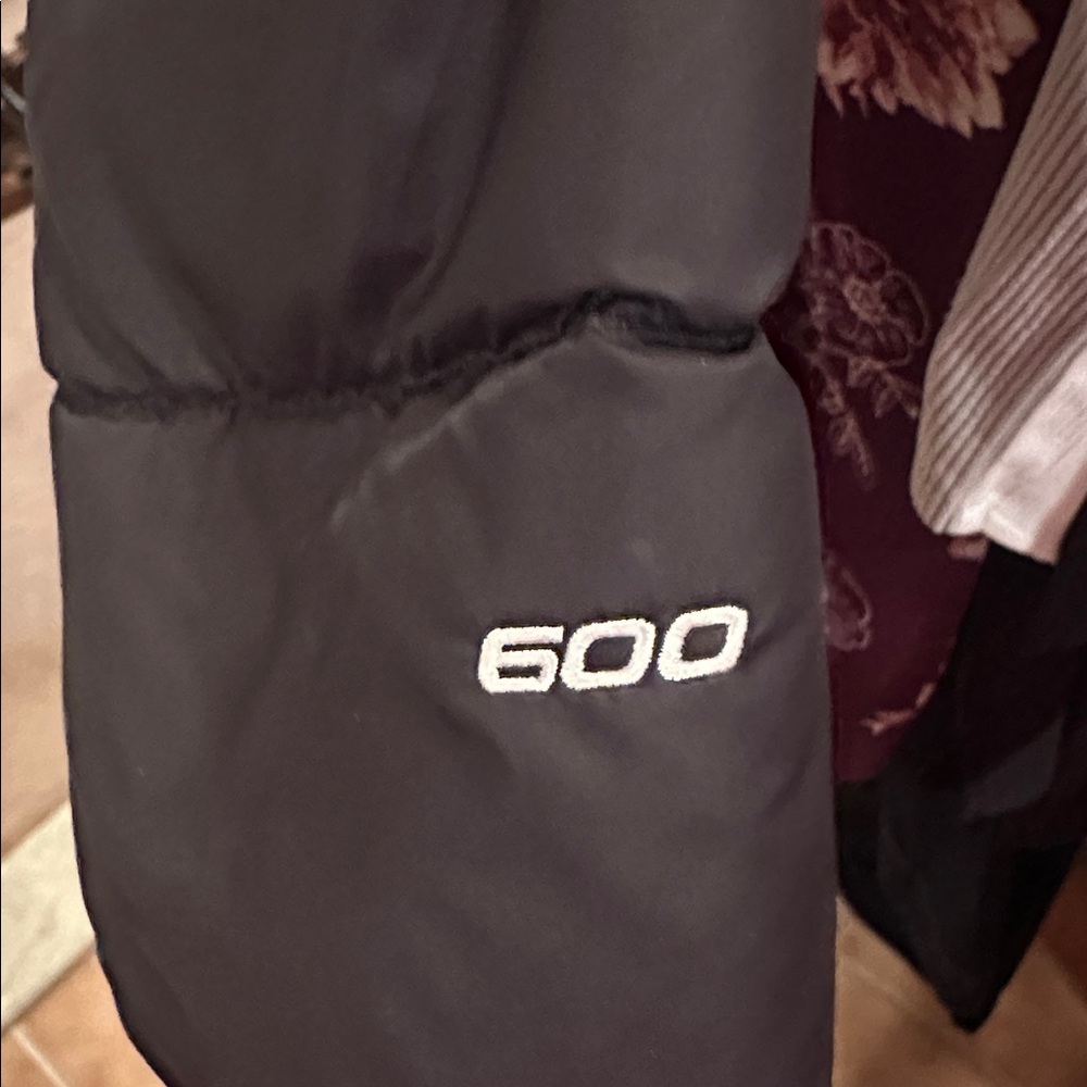 The North Face Women's Long Black Puffer Jacket - Picture 4 of 12